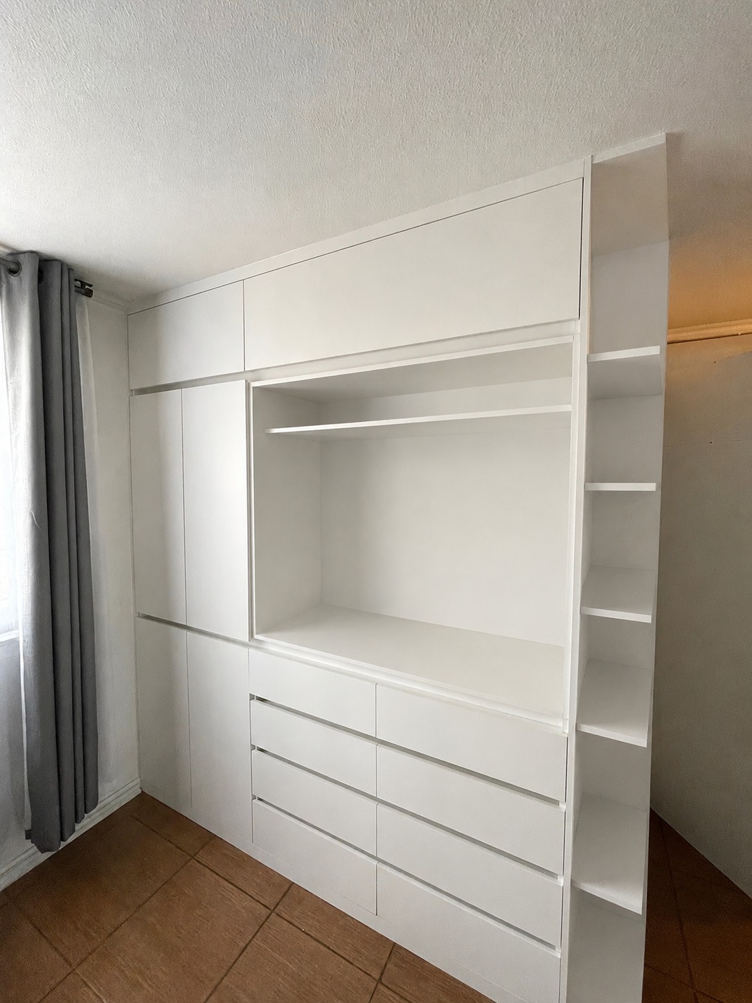 Closet Blanco Modelo Aura