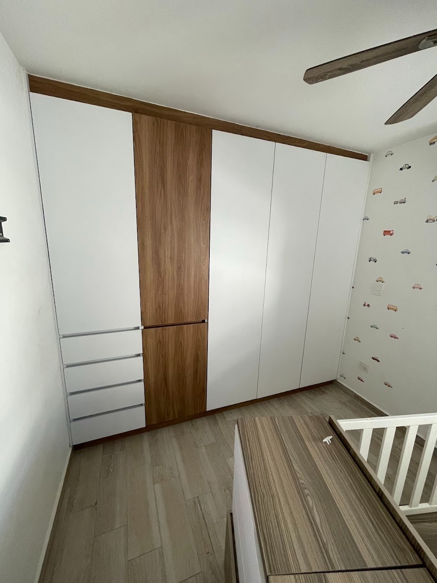 Clóset URBAN DRAW Alfa - 280 x 250 blanco y Catania con zapatera